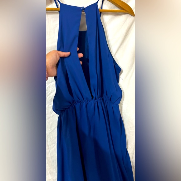 Halter open back knee high Flowy dress - Picture 3 of 4